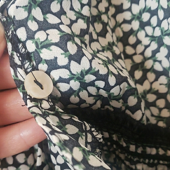 Max Studio Tie Front Wrap Blouse Black Green White Floral Long Sleeve V-neck - Picture 11 of 15